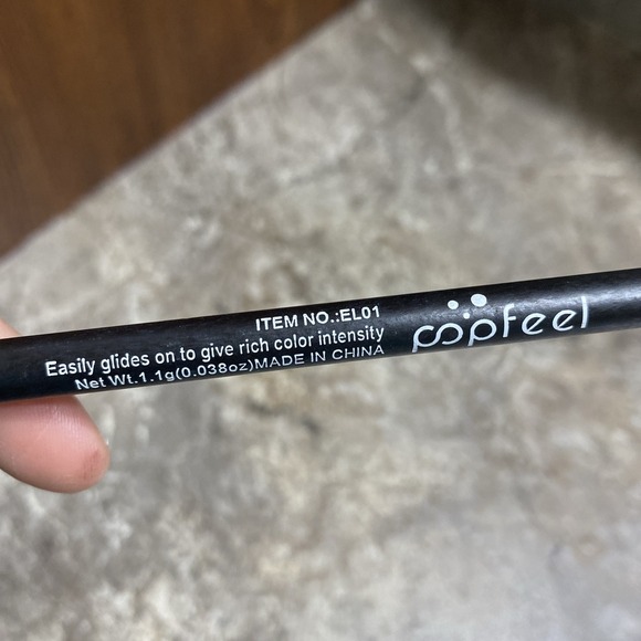 Popfeel Cosmetics Velvet Smoothing Eyeliner Pencil Black Easily Glides On New - Picture 2 of 6
